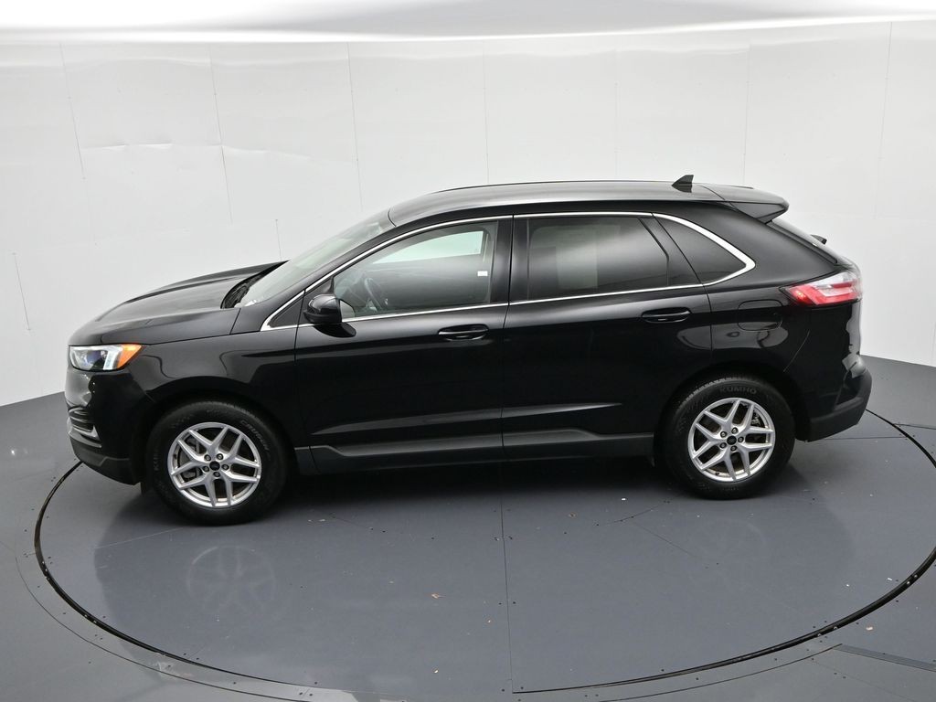 Ford Edge Vehicle Full-screen Gallery Image 17