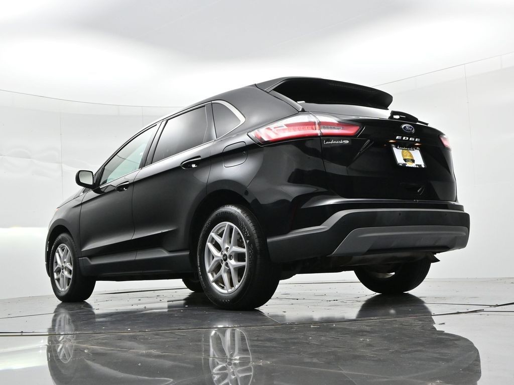 Ford Edge Vehicle Full-screen Gallery Image 18