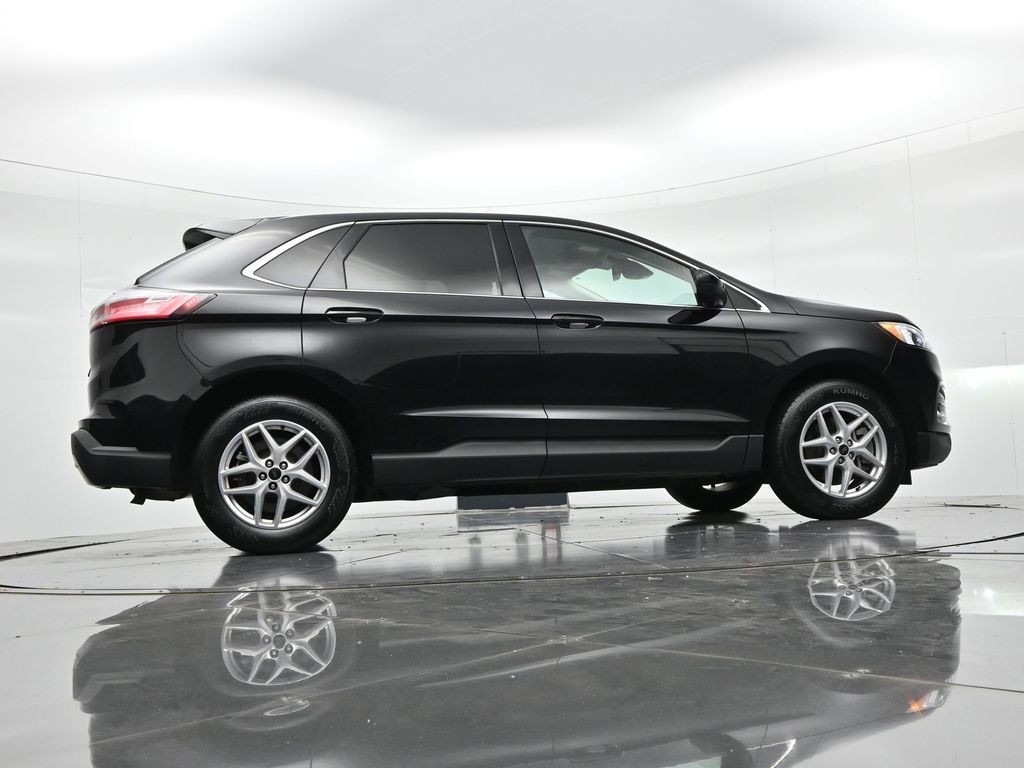 Ford Edge Vehicle Full-screen Gallery Image 21