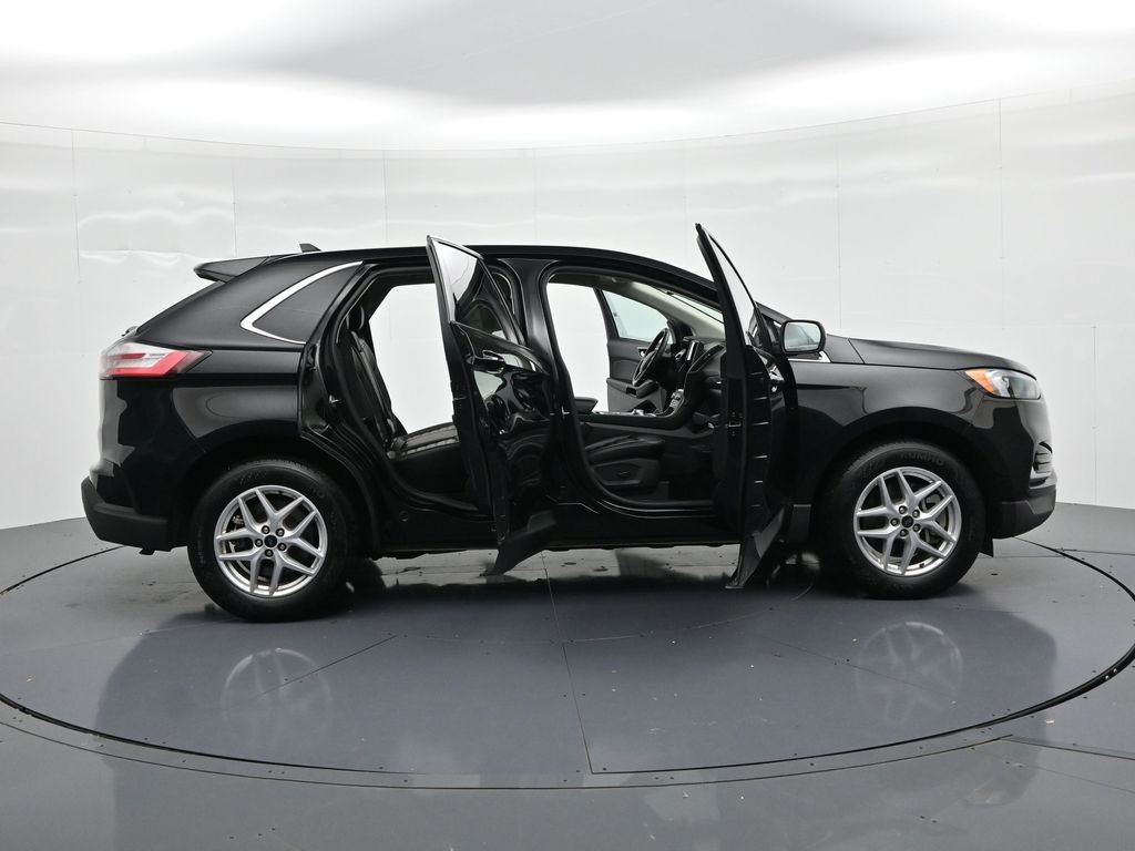 Ford Edge Vehicle Full-screen Gallery Image 22