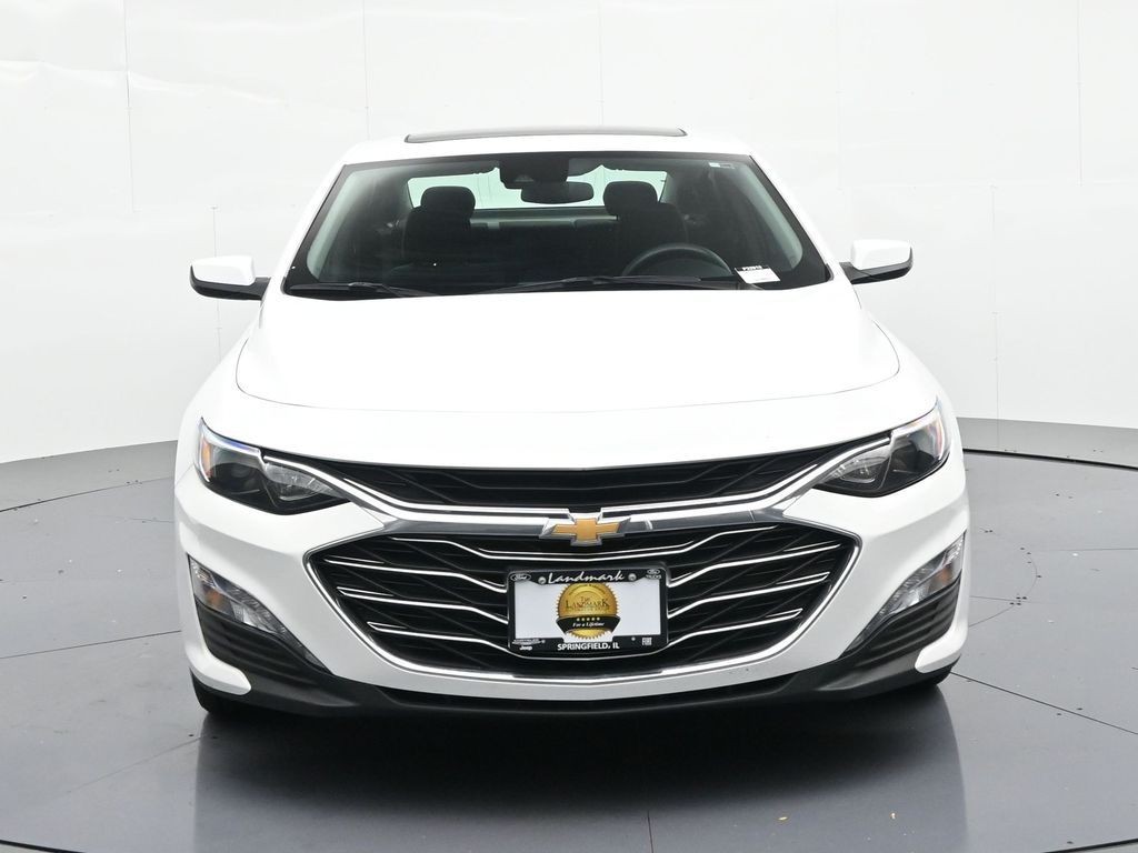 Chevrolet Malibu Vehicle Full-screen Gallery Image 03