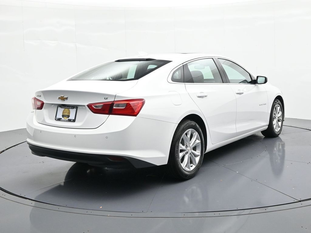 Chevrolet Malibu Vehicle Full-screen Gallery Image 06