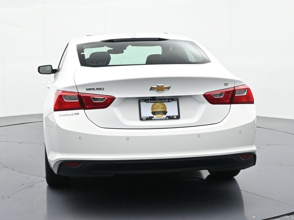 Chevrolet Malibu Vehicle Full-screen Gallery Image 07