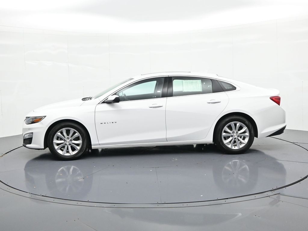 Chevrolet Malibu Vehicle Full-screen Gallery Image 09