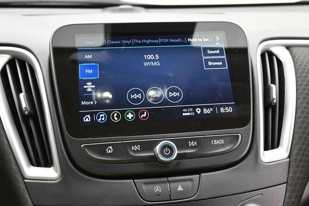 Chevrolet Malibu Vehicle Full-screen Gallery Image 10