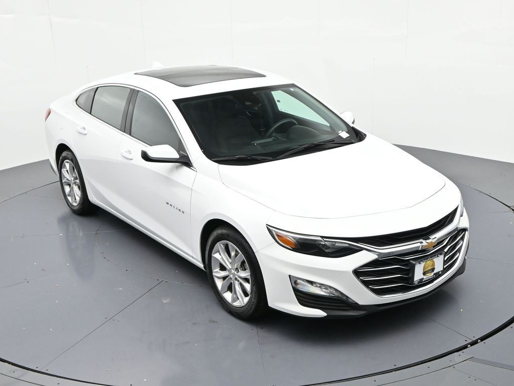 Chevrolet Malibu Vehicle Full-screen Gallery Image 14