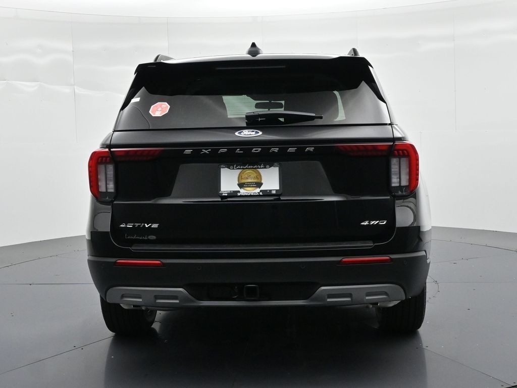 Ford Explorer Vehicle Full-screen Gallery Image 7