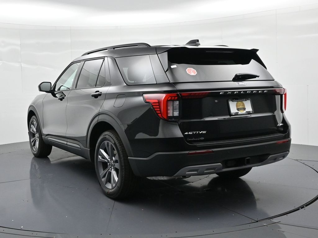Ford Explorer Vehicle Full-screen Gallery Image 8