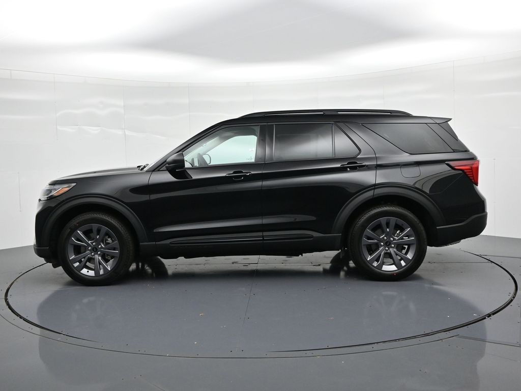 Ford Explorer Vehicle Full-screen Gallery Image 9