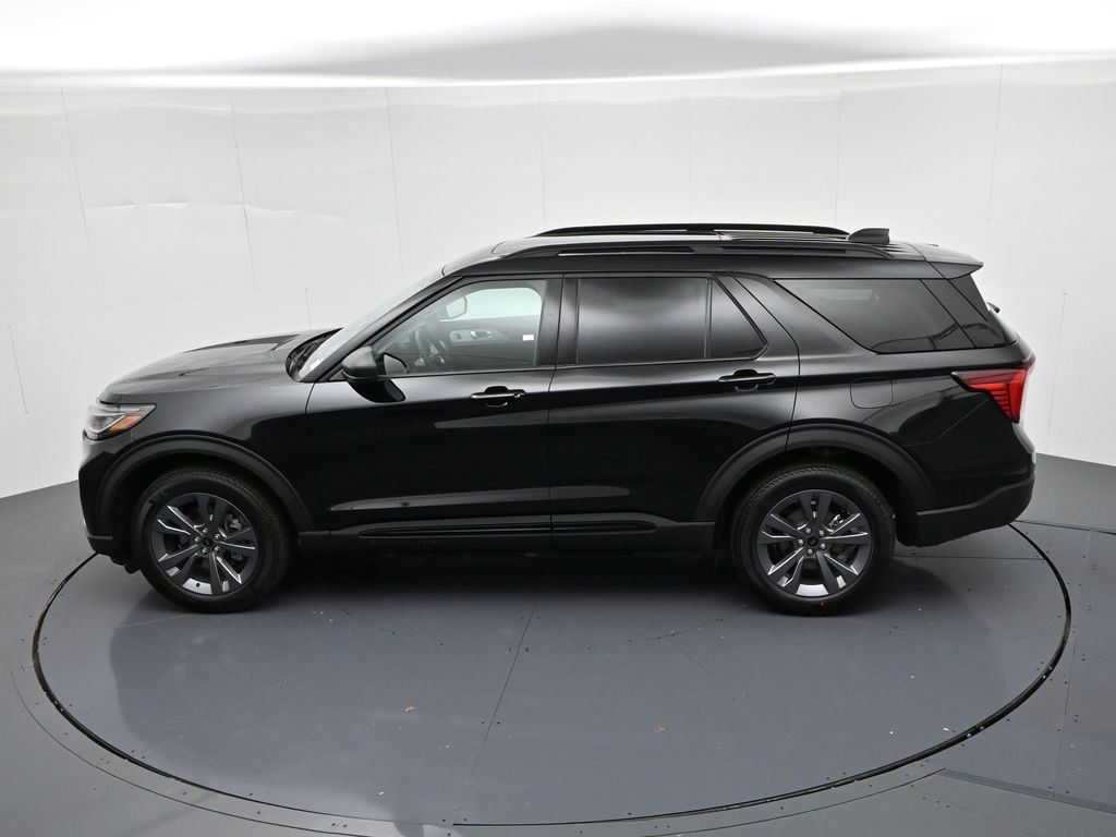 Ford Explorer Vehicle Full-screen Gallery Image 19
