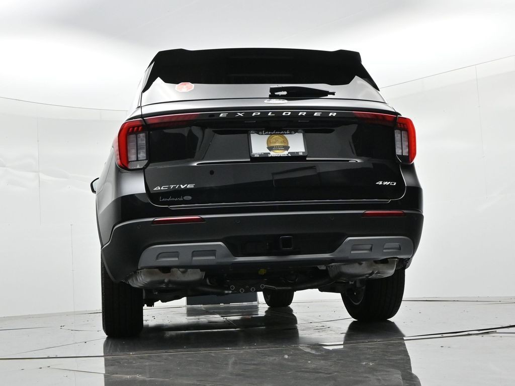 Ford Explorer Vehicle Full-screen Gallery Image 21