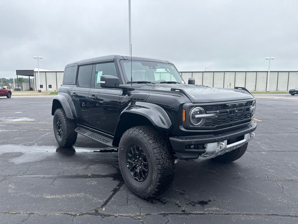 Ford Bronco Vehicle Full-screen Gallery Image 8