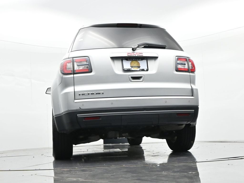 GMC Acadia Vehicle Full-screen Gallery Image 19