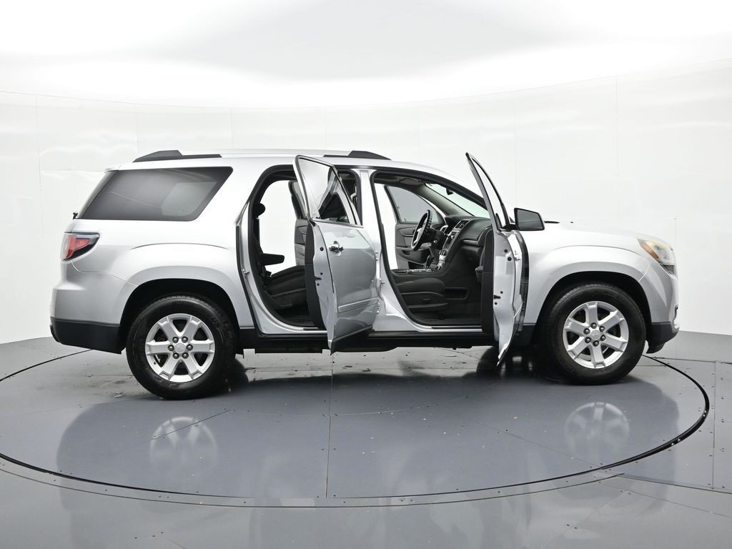 GMC Acadia Vehicle Full-screen Gallery Image 22