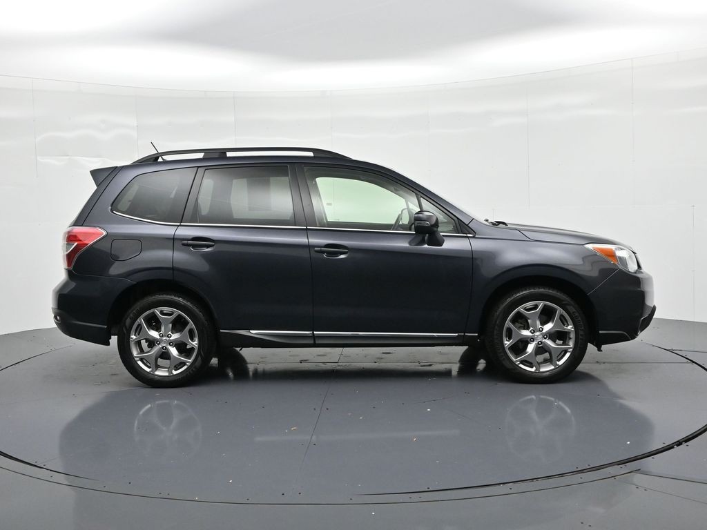 Subaru Forester Vehicle Full-screen Gallery Image 5