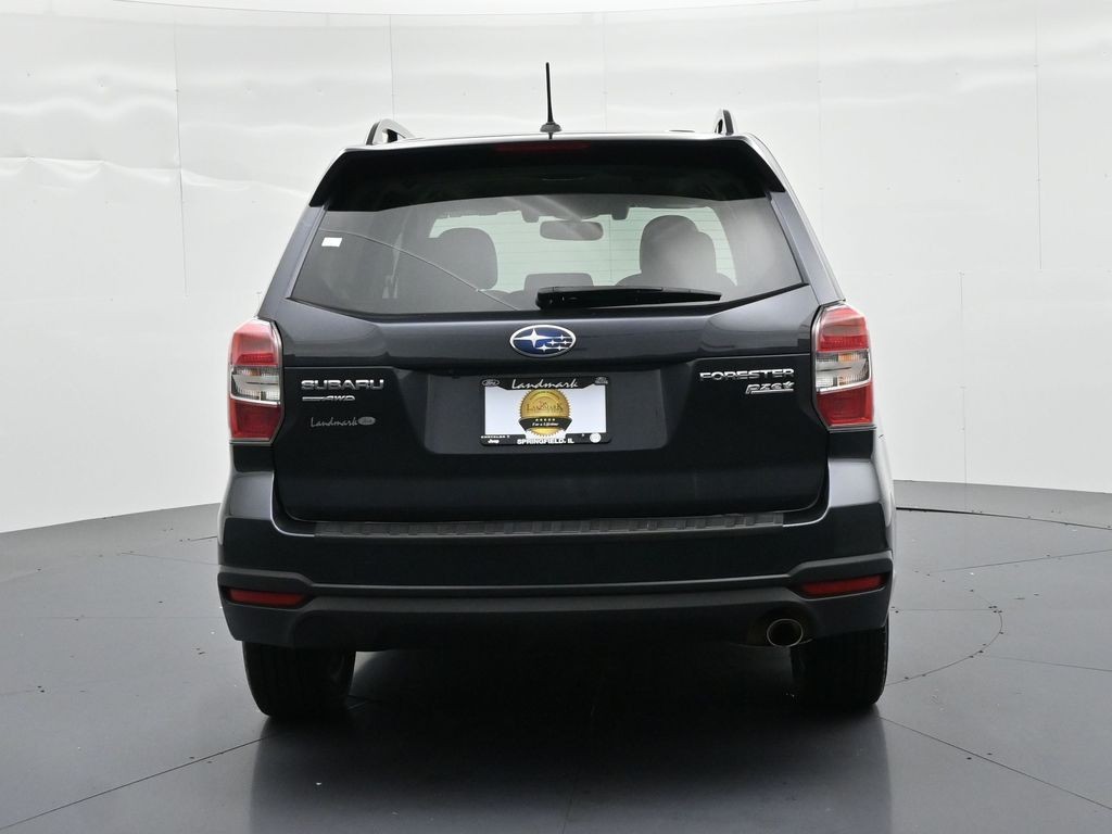 Subaru Forester Vehicle Full-screen Gallery Image 7
