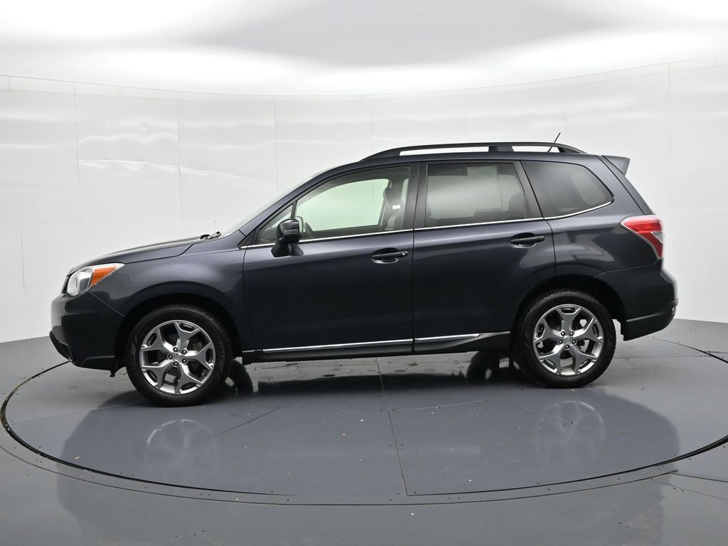 Subaru Forester Vehicle Full-screen Gallery Image 9
