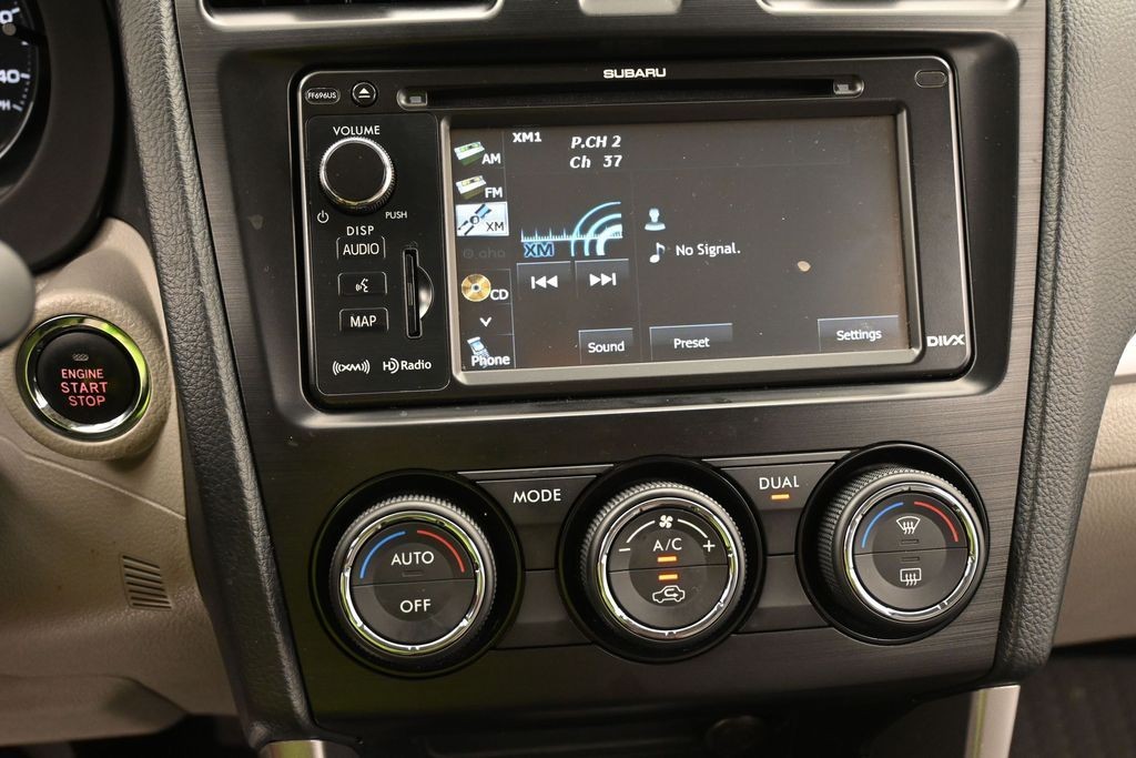 Subaru Forester Vehicle Full-screen Gallery Image 10