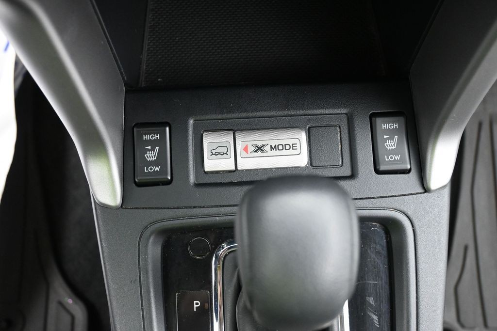 Subaru Forester Vehicle Full-screen Gallery Image 11