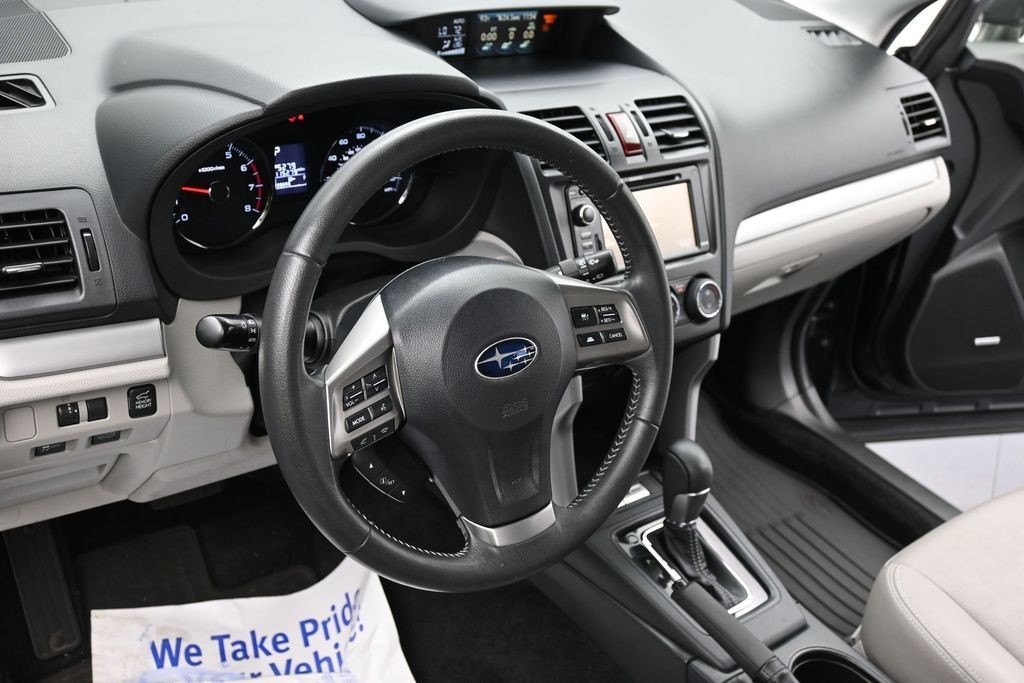 Subaru Forester Vehicle Full-screen Gallery Image 13