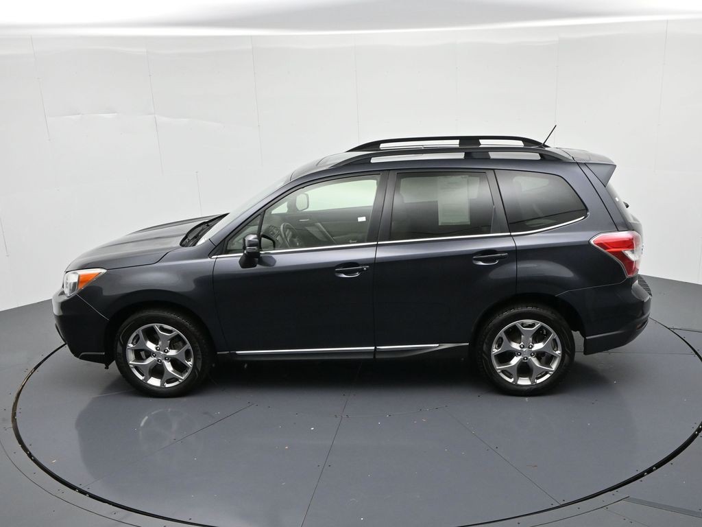 Subaru Forester Vehicle Full-screen Gallery Image 17