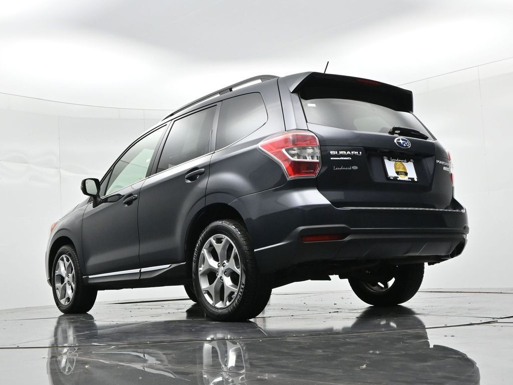Subaru Forester Vehicle Full-screen Gallery Image 18