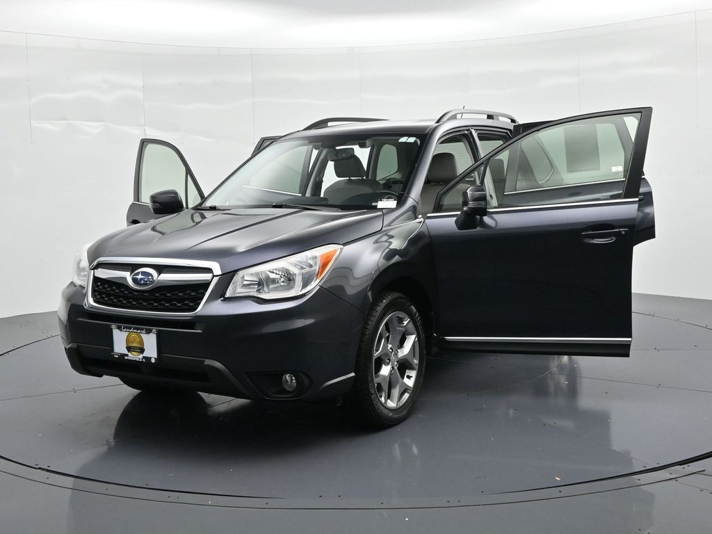 Subaru Forester Vehicle Full-screen Gallery Image 24