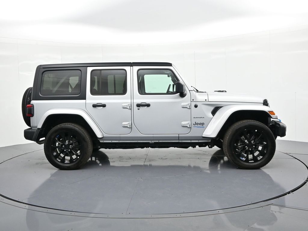 Jeep Wrangler 4xe Vehicle Full-screen Gallery Image 5