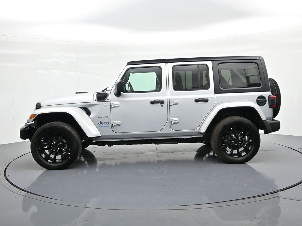 Jeep Wrangler 4xe Vehicle Full-screen Gallery Image 9