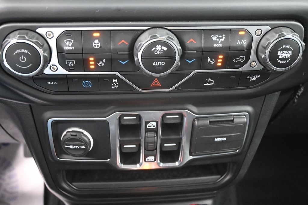 Jeep Wrangler 4xe Vehicle Full-screen Gallery Image 13