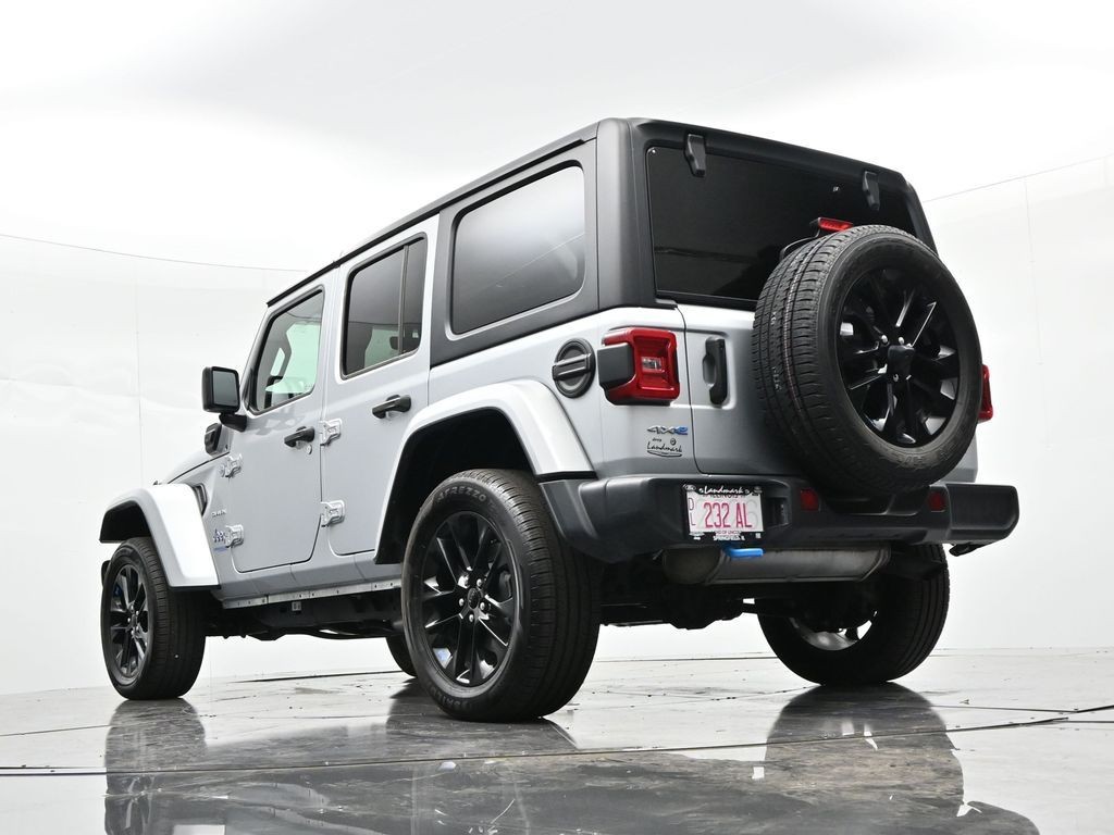 Jeep Wrangler 4xe Vehicle Full-screen Gallery Image 26