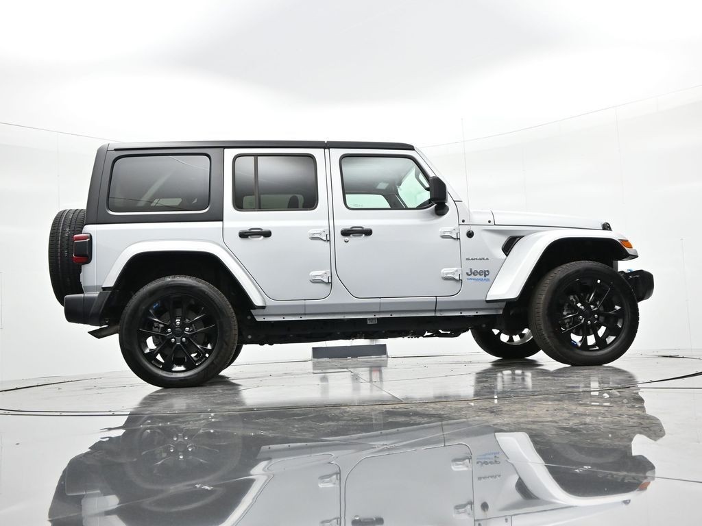 Jeep Wrangler 4xe Vehicle Full-screen Gallery Image 29