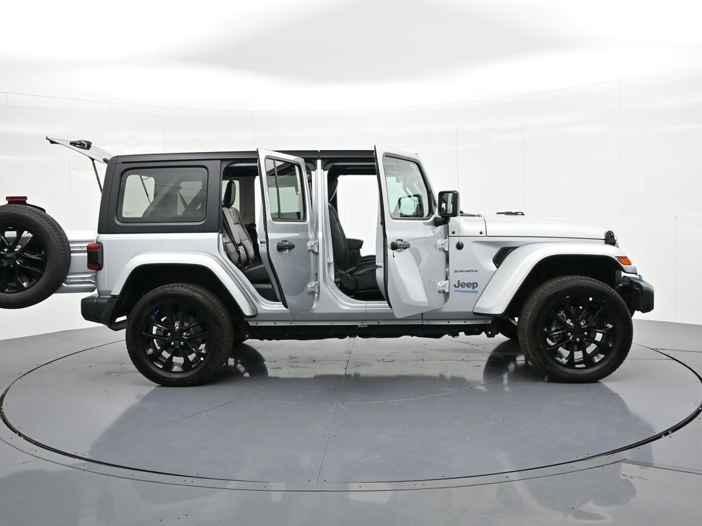 Jeep Wrangler 4xe Vehicle Full-screen Gallery Image 30