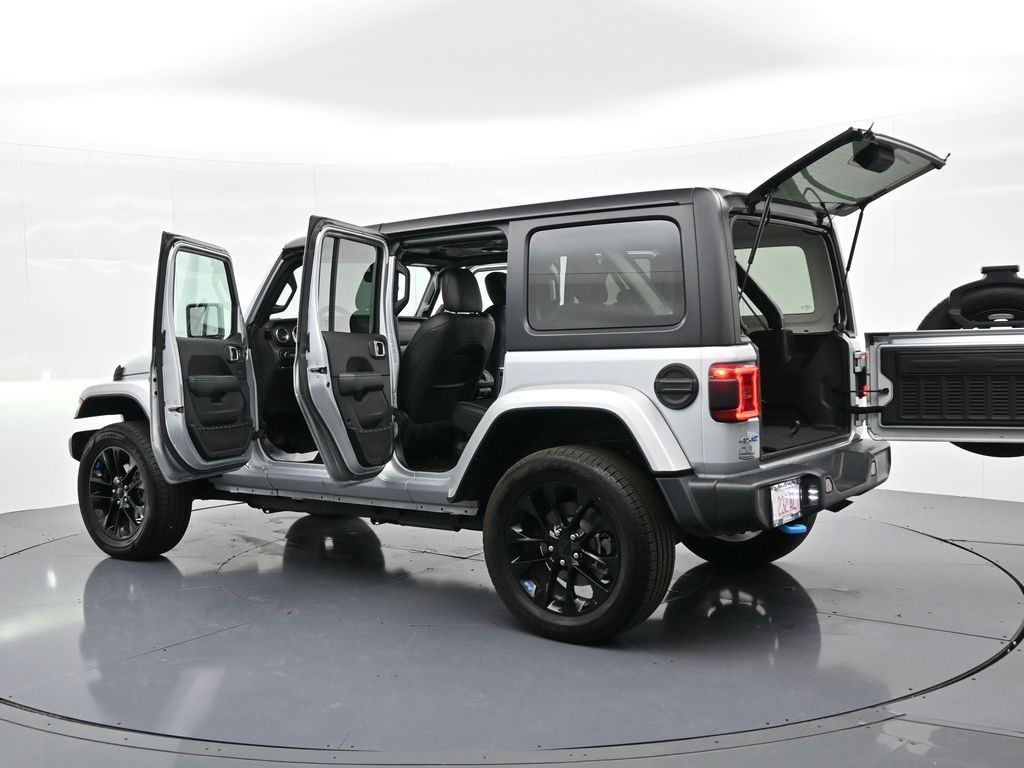 Jeep Wrangler 4xe Vehicle Full-screen Gallery Image 31