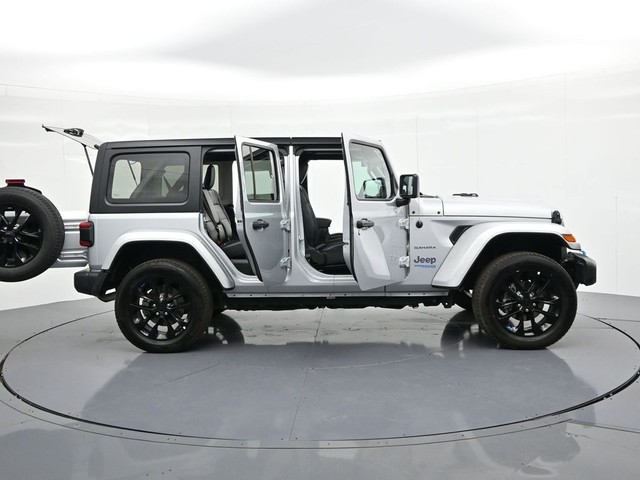 2022 Jeep Wrangler Unlimited Sahara 4XE - Photo 30