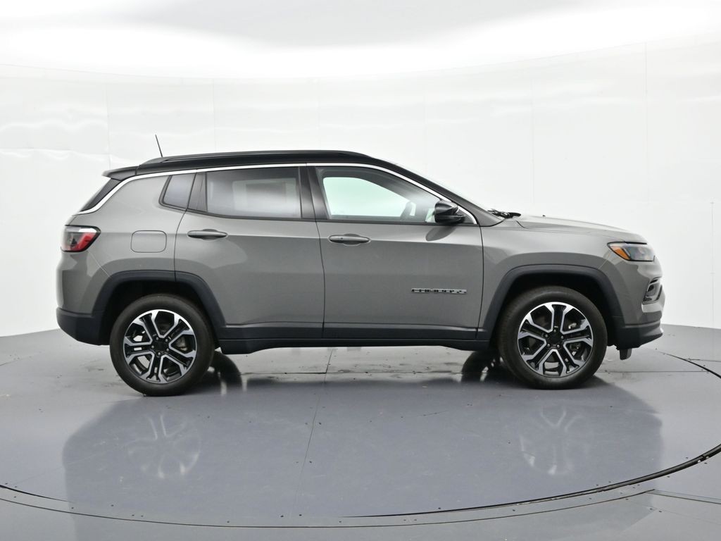 Jeep Compass Vehicle Full-screen Gallery Image 5