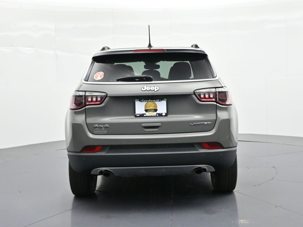 Jeep Compass Vehicle Full-screen Gallery Image 7