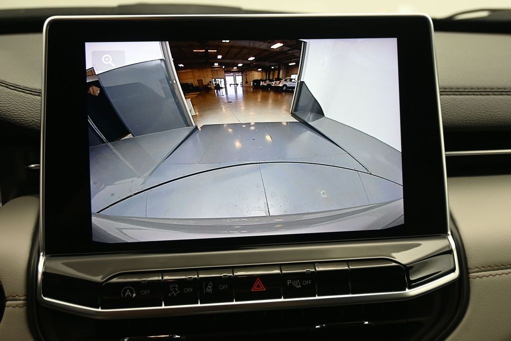 Jeep Compass Vehicle Full-screen Gallery Image 12