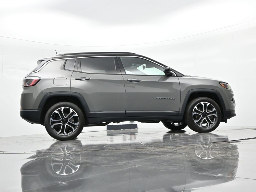 Jeep Compass Vehicle Full-screen Gallery Image 27