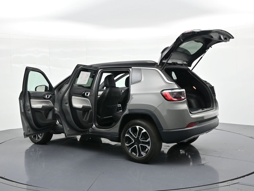 Jeep Compass Vehicle Full-screen Gallery Image 29