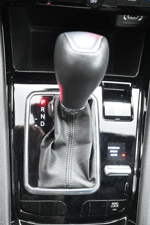 Jeep Compass Vehicle Full-screen Gallery Image 14