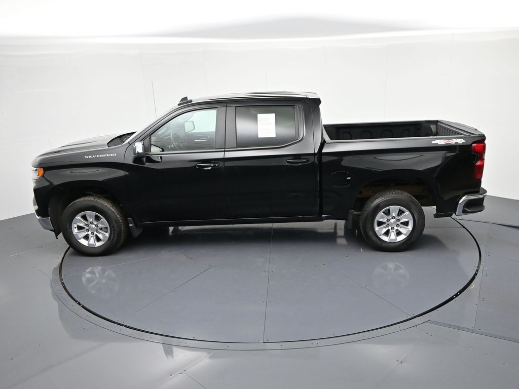 Chevrolet Silverado 1500 Vehicle Full-screen Gallery Image 19