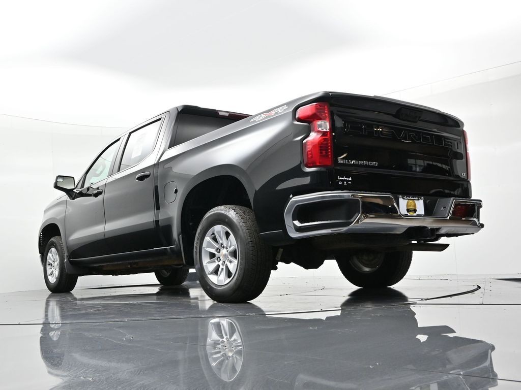 Chevrolet Silverado 1500 Vehicle Full-screen Gallery Image 20