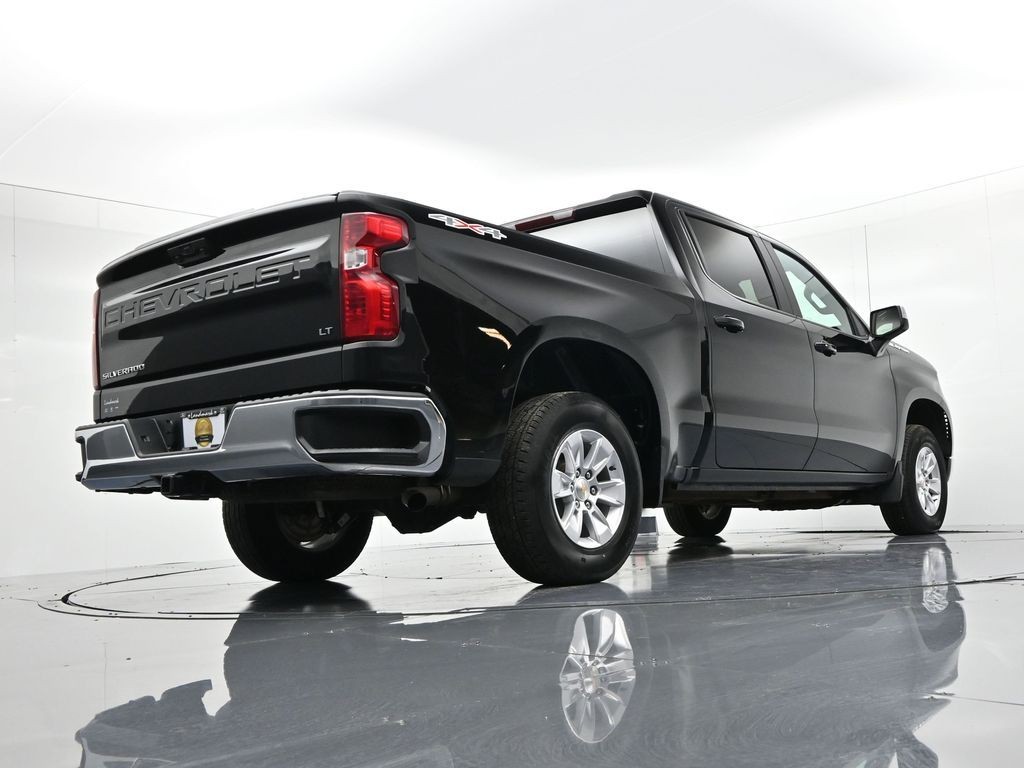 Chevrolet Silverado 1500 Vehicle Full-screen Gallery Image 22