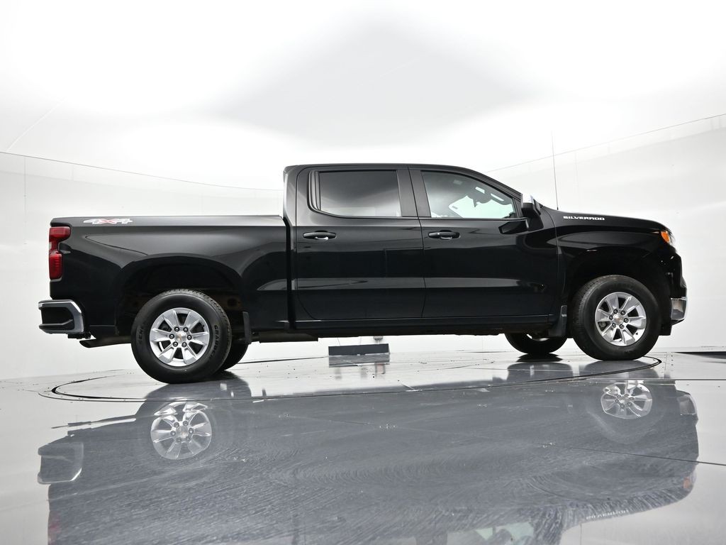 Chevrolet Silverado 1500 Vehicle Full-screen Gallery Image 23