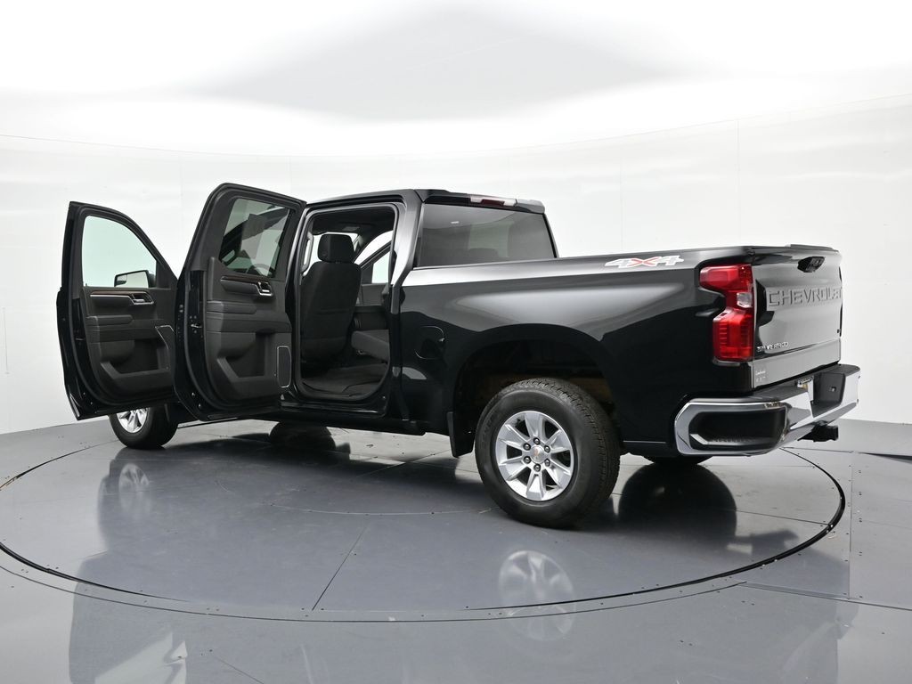 Chevrolet Silverado 1500 Vehicle Full-screen Gallery Image 25