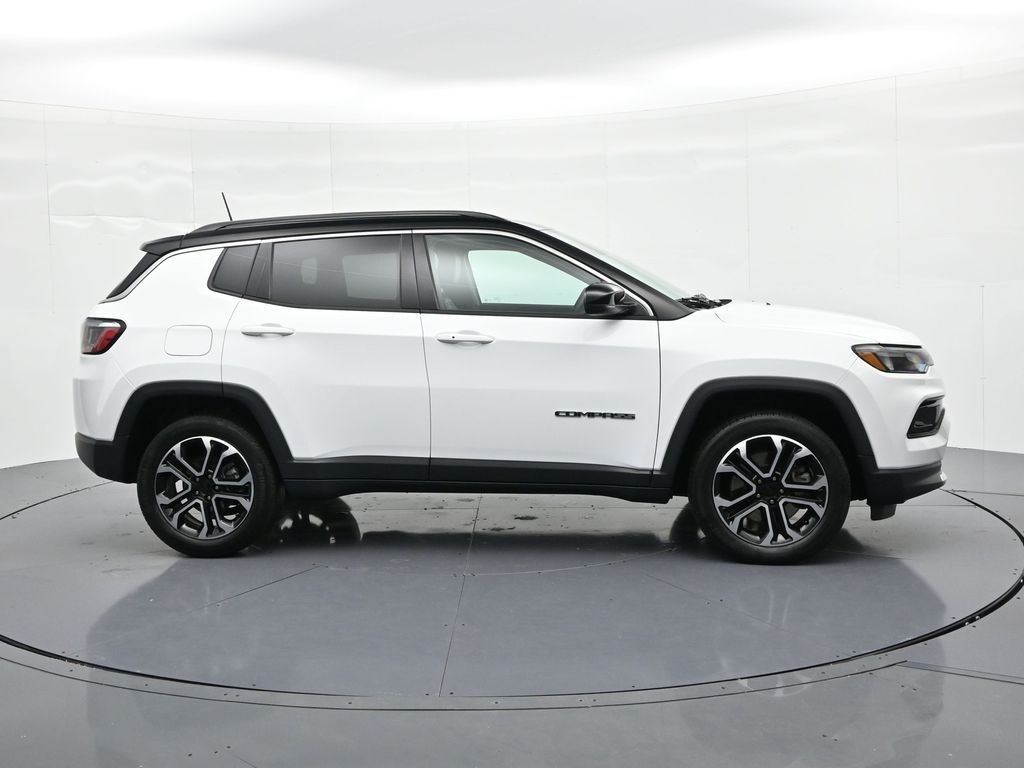 Jeep Compass Vehicle Full-screen Gallery Image 5