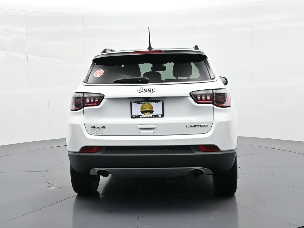 Jeep Compass Vehicle Full-screen Gallery Image 7