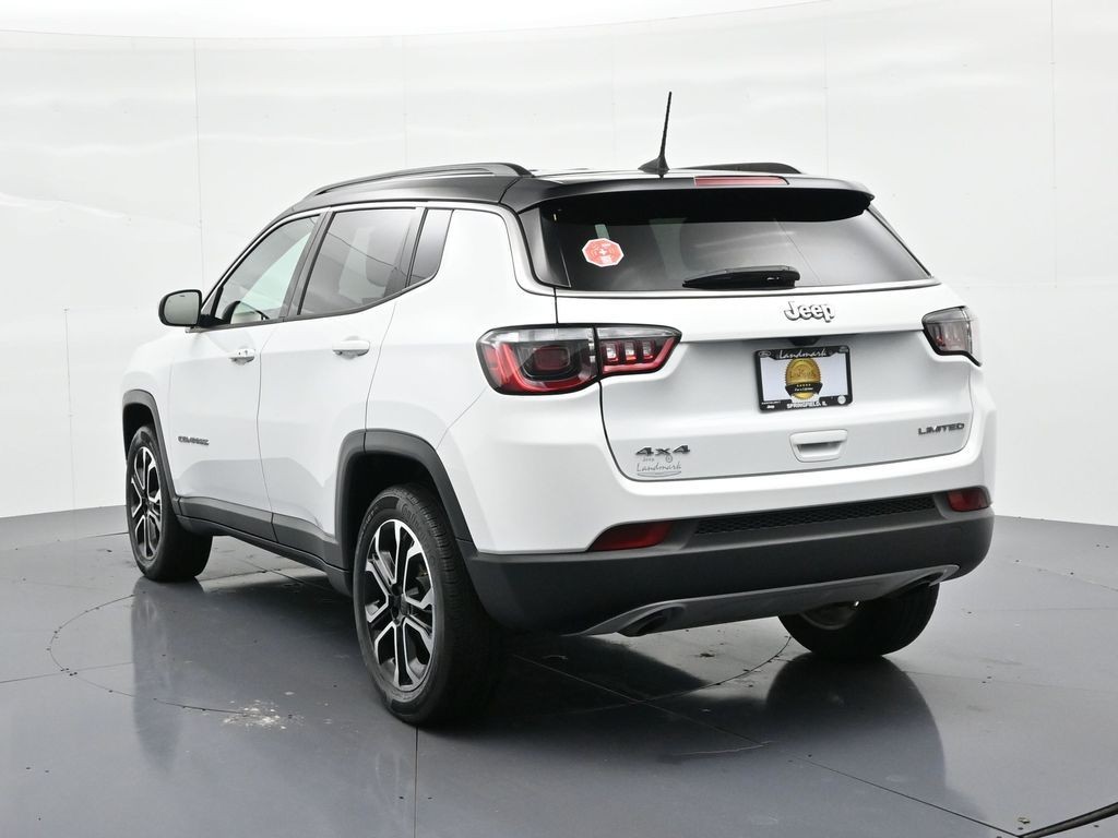 Jeep Compass Vehicle Full-screen Gallery Image 8