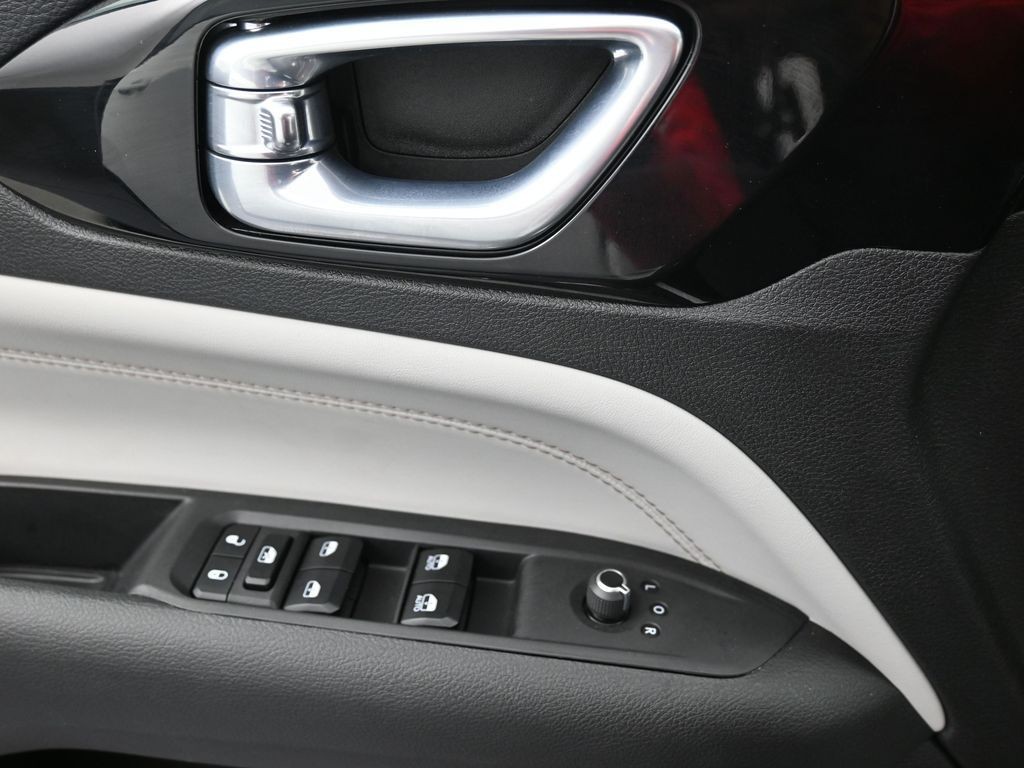 Jeep Compass Vehicle Full-screen Gallery Image 15